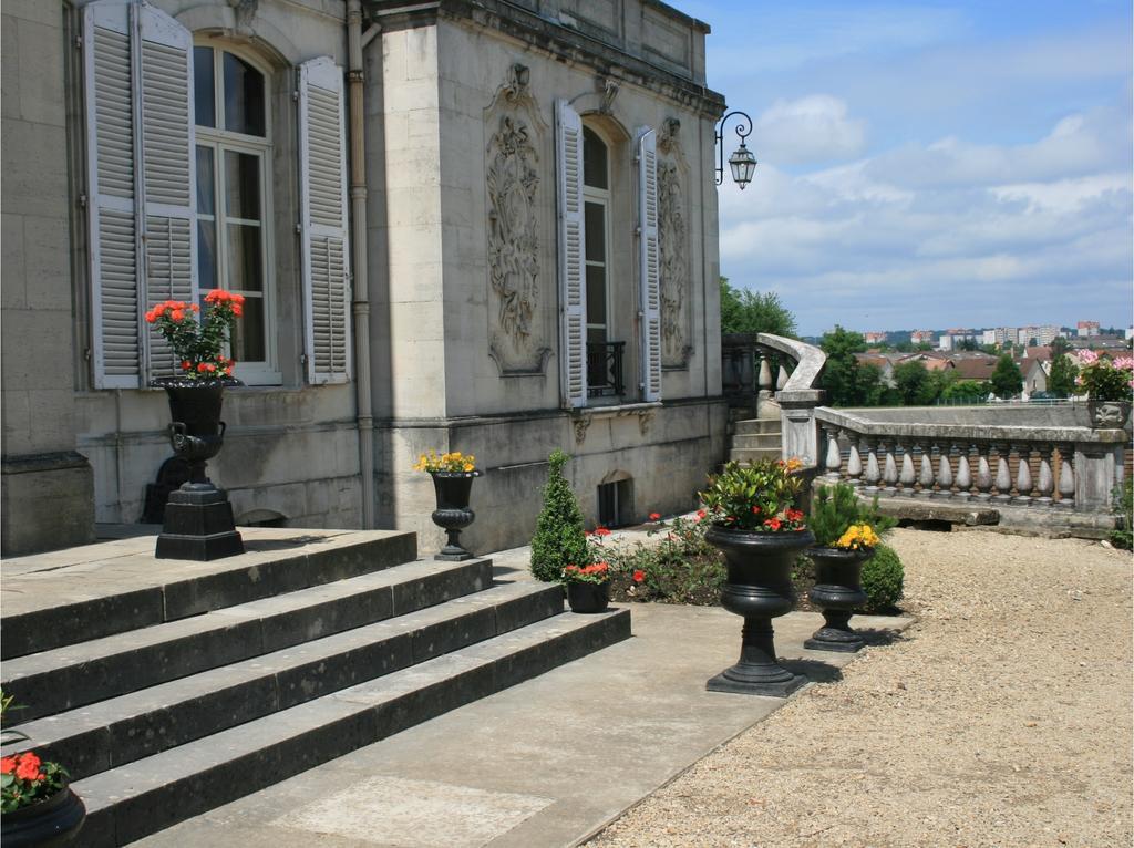 Chateau Du Clos Mortier Saint-Dizier Buitenkant foto
